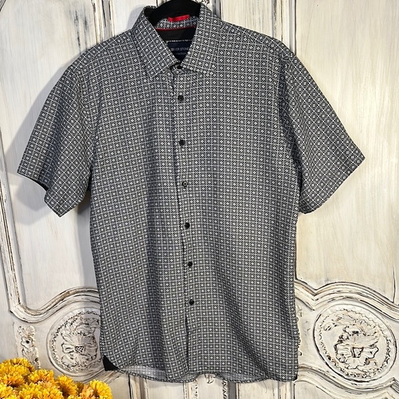 Men's Classic Patterned Button-Down Shirt - Black and Gray - Picture 4 of 8